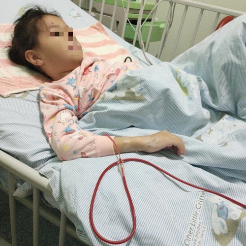 6岁女孩确诊血癌,骨髓移植后难筹抗排异费用,母亲求助